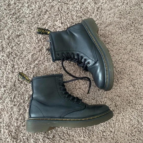 Dr Martens Pascal Moo Boots Black Leather Lace-Up Boots - Picture 9 of 16